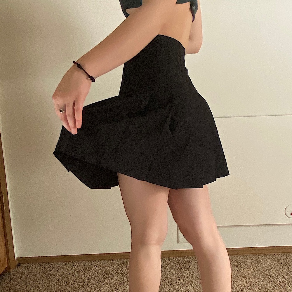 black pleated tennis skirt (SOLD)
